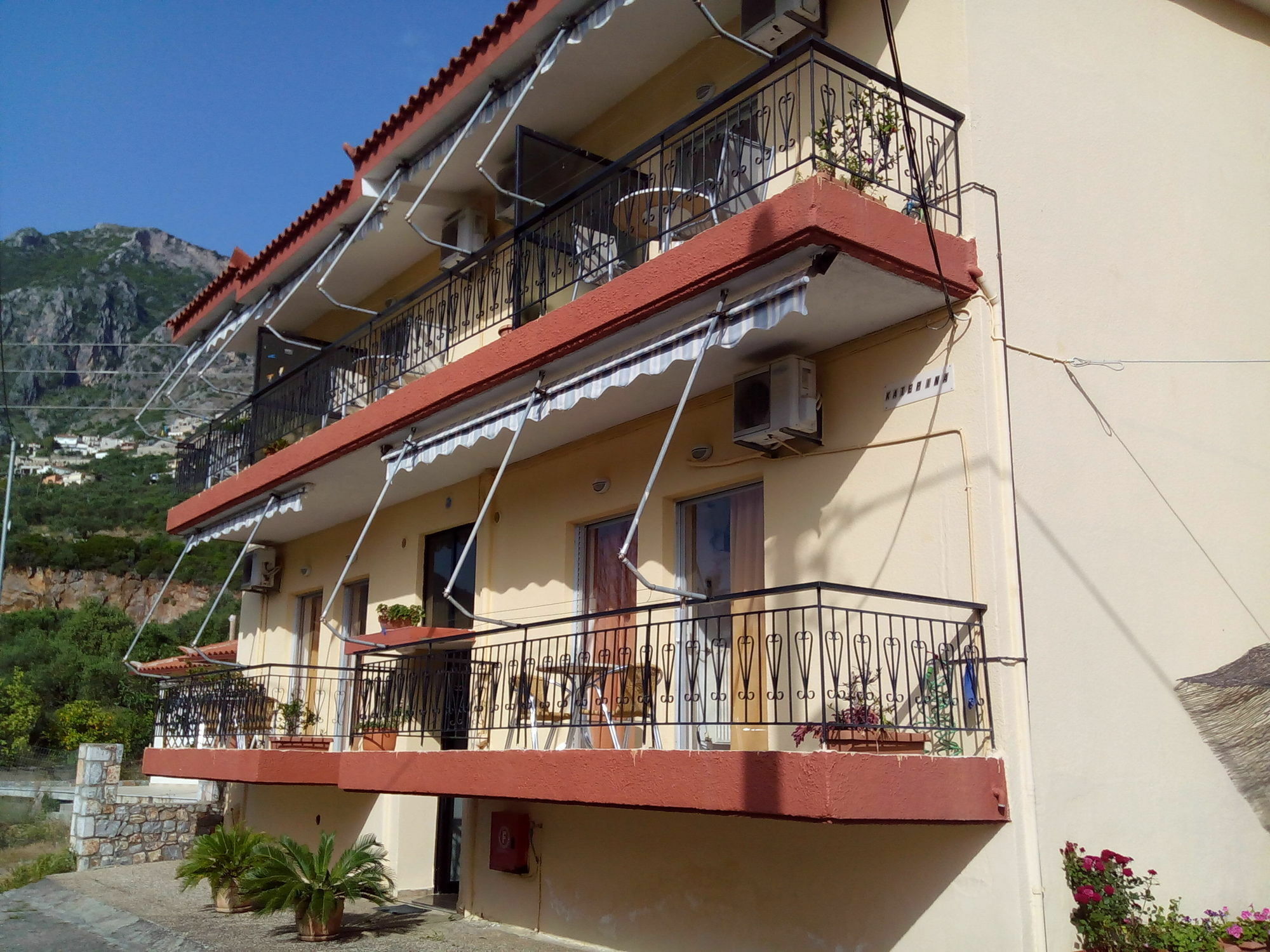 Katerina Apartments Kalamata Exterior foto